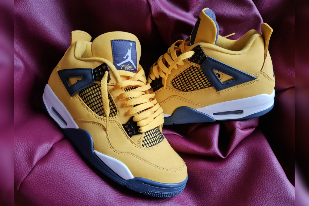 Air Jordan 4